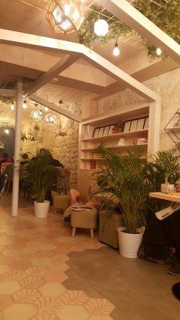 Chez Ajia
